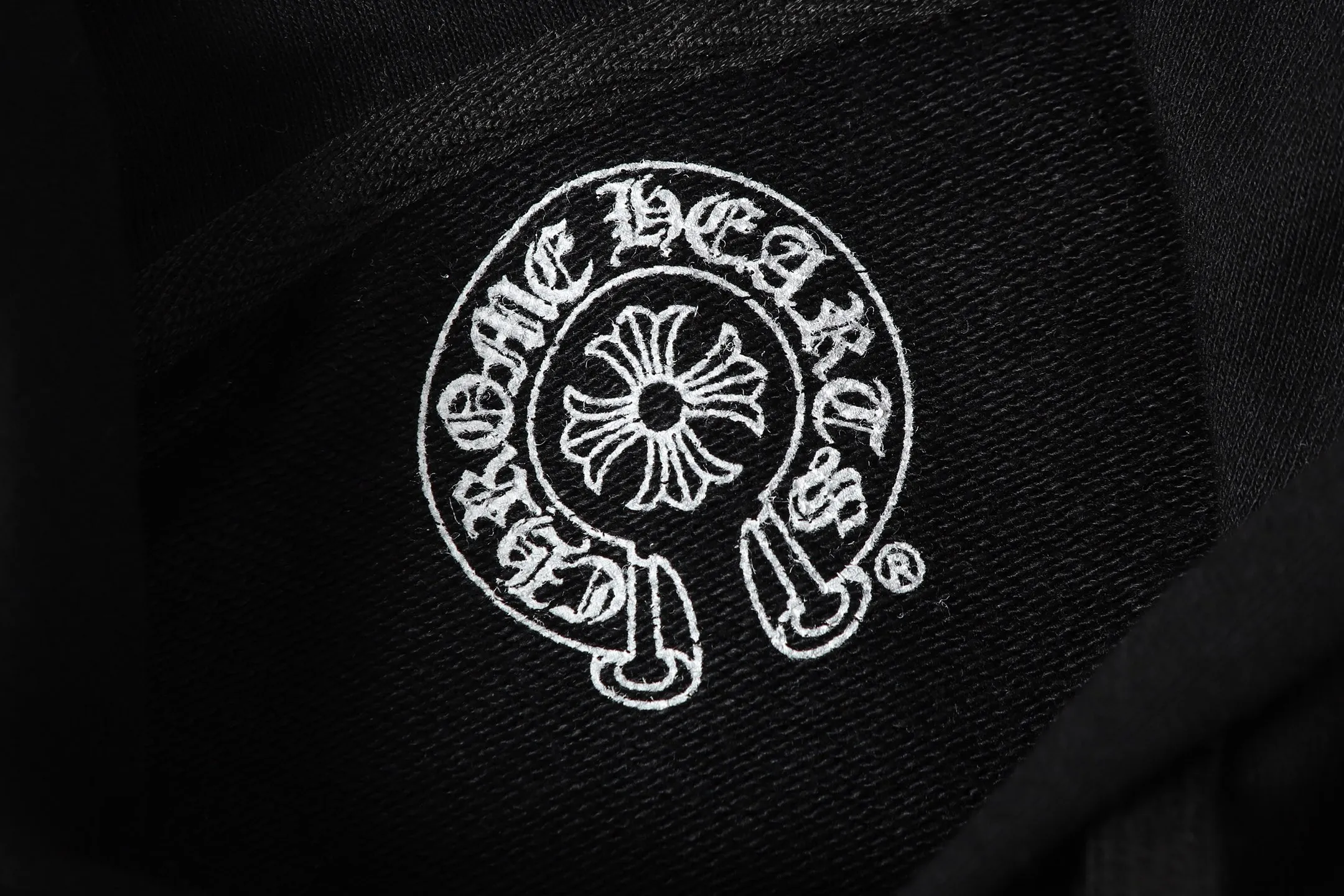 P240 Cross-border model, please do not place an order if you are pursuing quality - Chrome Hearts/Chrome Hearts Lips👄 Horseshoe Sanskrit printed hooded sweatshirt - High weight, high density and high quality. The wool is soft, delicate and skin-friendly. It feels soft and silky. It has excellent warmth and skin-friendly properties. - Custom-woven and dyed, no color difference. No matter the fabric or workmanship details, it beats the ordinary version on the market. - Hardware zipper accessories are all customized, full of details - Color: black - Size: S M L XL